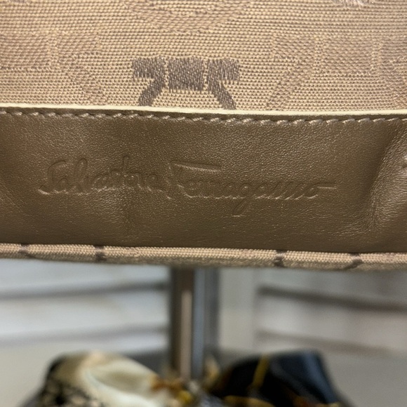Salvatore Ferragamo Gancini Logo Leather Trim Khaki Tote Handbag,EUC, - Picture 2 of 12